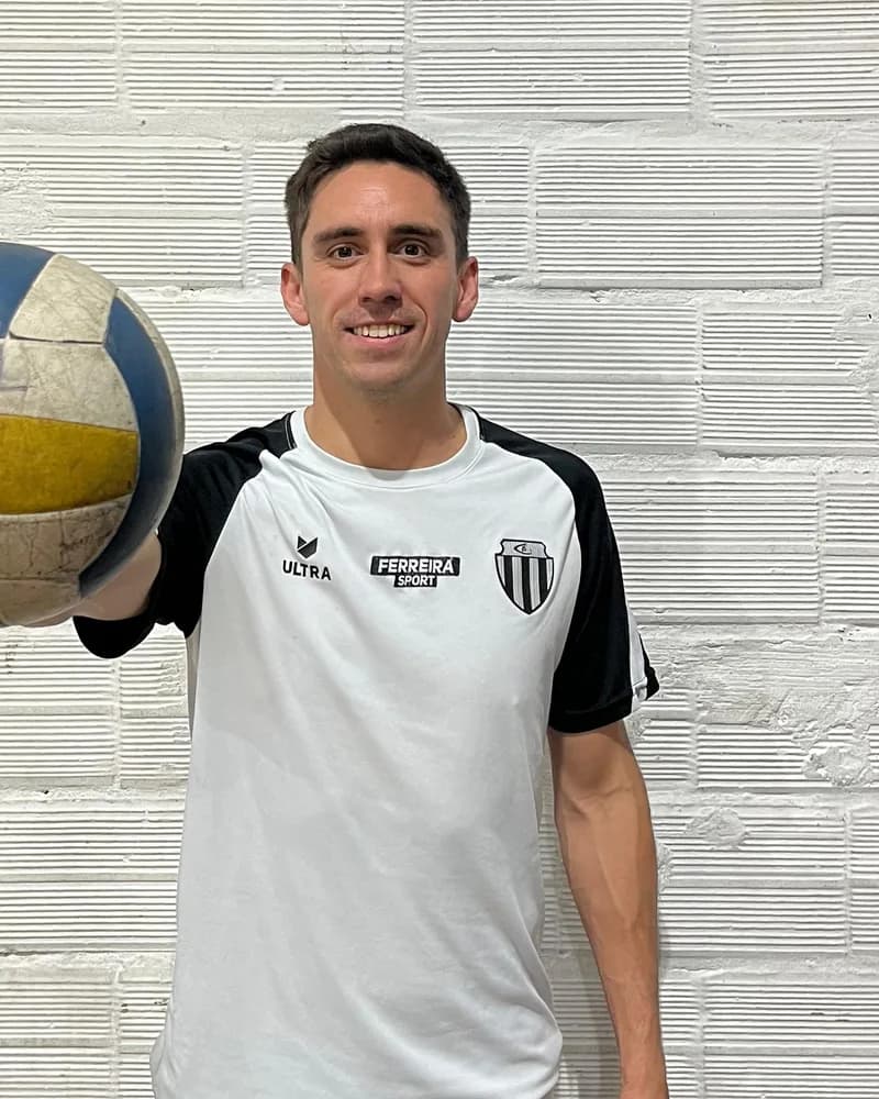 Maximiliano Zalazar, jugador de vóley del Club Atlético Liniers