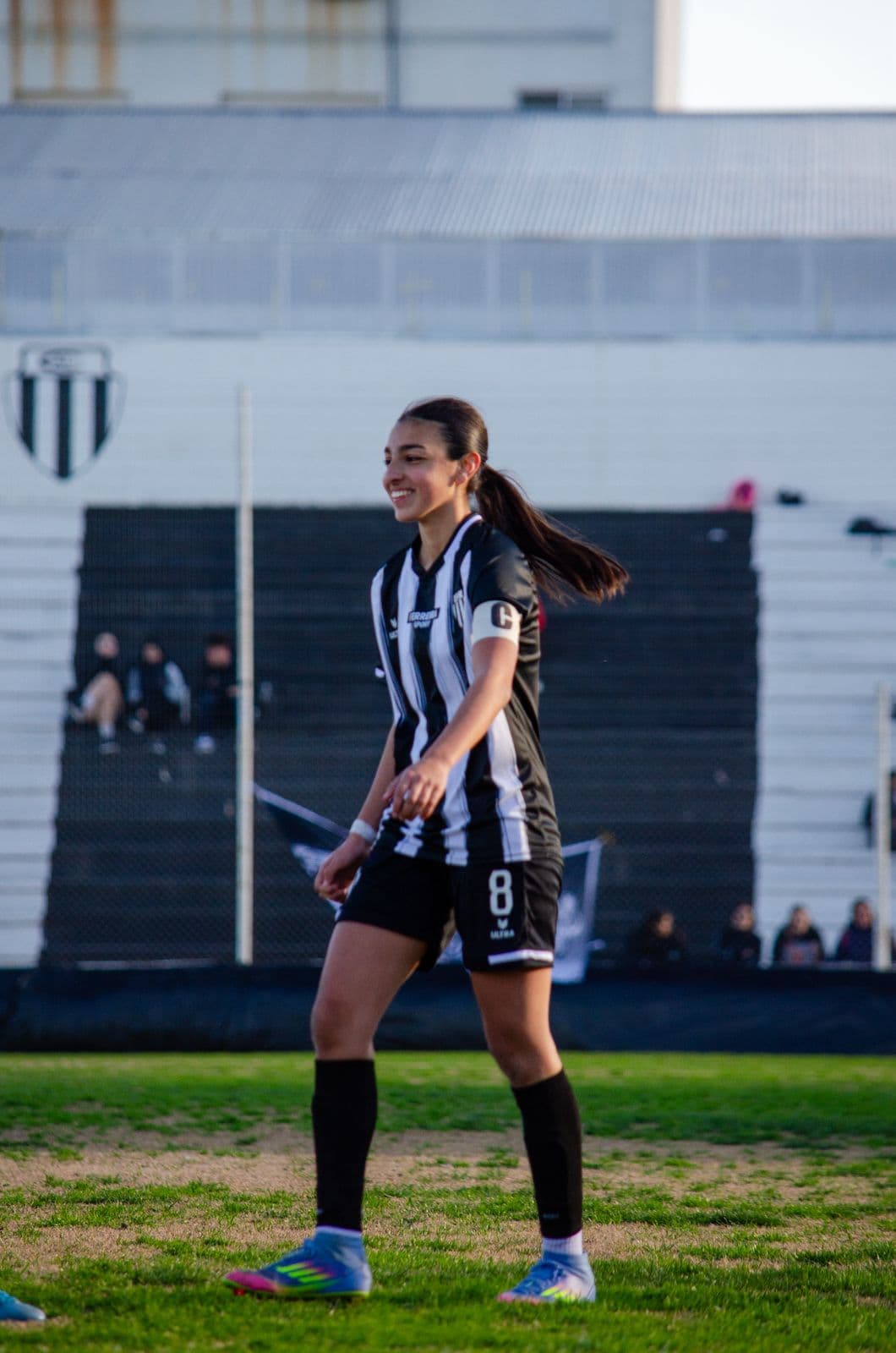 Paz Cutrin, jugadora de futbol femenino del Club Atlético Liniers